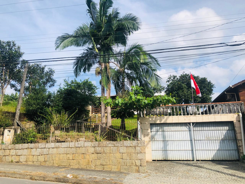 INVESTIMENTO OU O LAR DO SEUS SONHOS? VOCÊ ESCOLHE! AVERBADA! Rua Santa Catarina Joinville - 