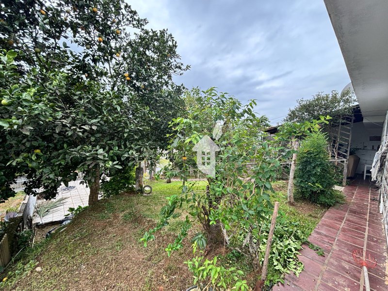 INVESTIMENTO OU O LAR DO SEUS SONHOS? VOCÊ ESCOLHE! AVERBADA! Rua Santa Catarina Joinville - 