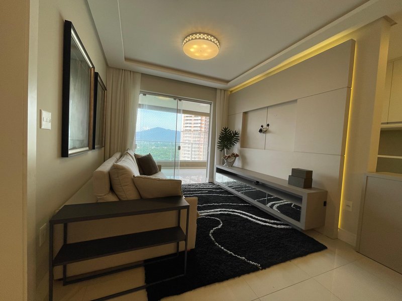 VILA DAS AROEIRAS RESIDENCE / Lindo apartamento mobiliado localizado no bairro Meia Praia Rua 262 Itapema - 