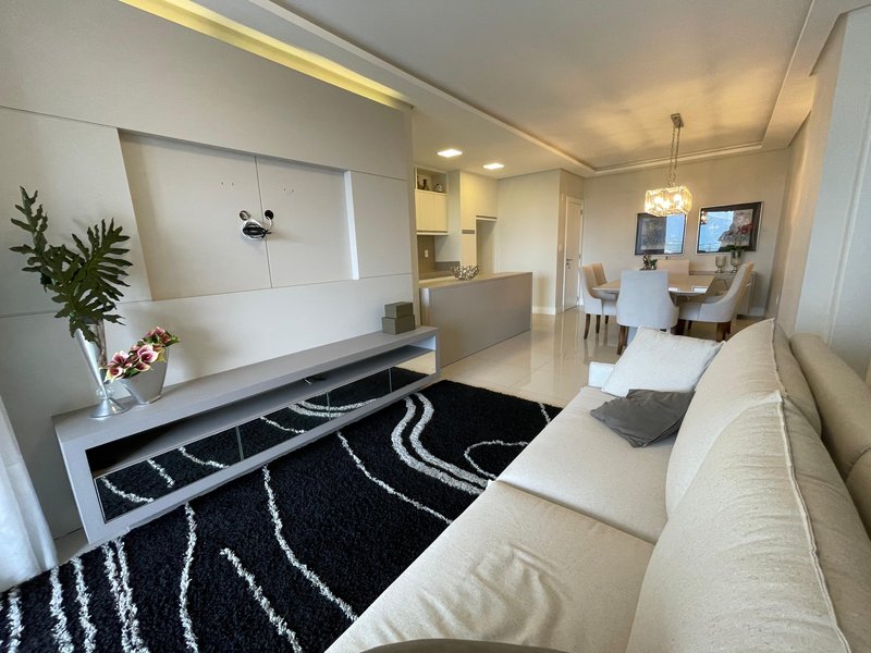 VILA DAS AROEIRAS RESIDENCE / Lindo apartamento mobiliado localizado no bairro Meia Praia Rua 262 Itapema - 