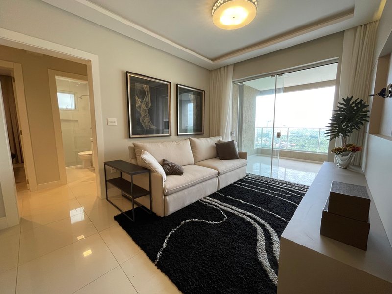 VILA DAS AROEIRAS RESIDENCE / Lindo apartamento mobiliado localizado no bairro Meia Praia Rua 262 Itapema - 