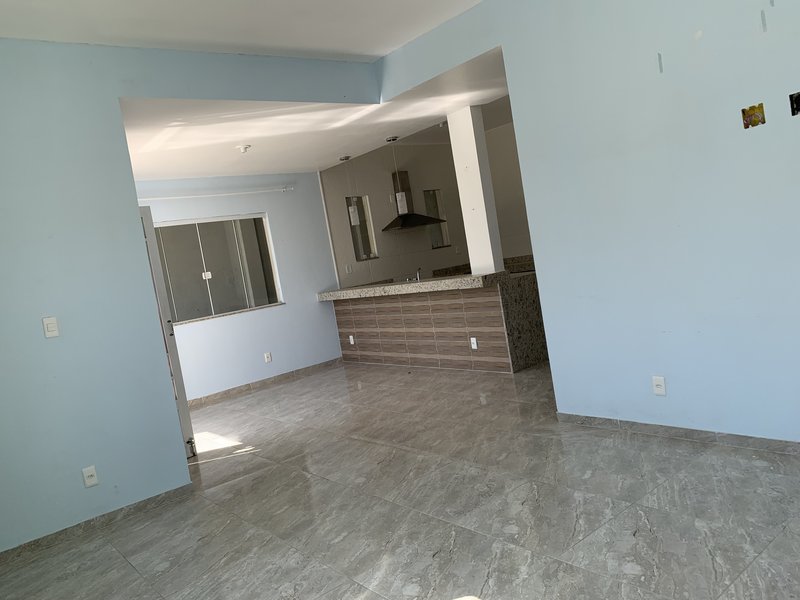  Casa à Venda no Bairro Cotia - Guapimirim/RJ Rua Santa Constança Guapimirim - 