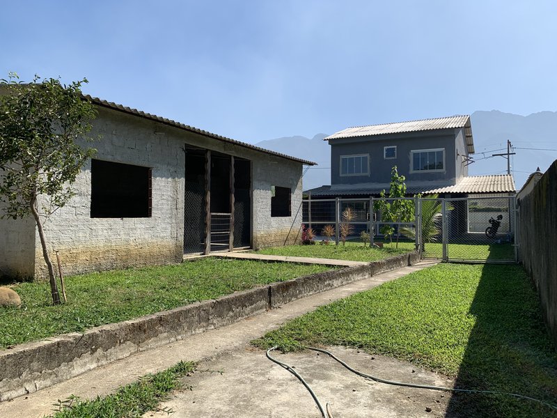  Casa à Venda no Bairro Cotia - Guapimirim/RJ Rua Santa Constança Guapimirim - 