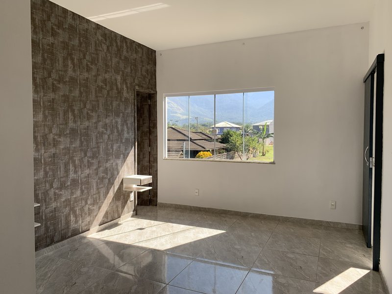  Casa à Venda no Bairro Cotia - Guapimirim/RJ Rua Santa Constança Guapimirim - 