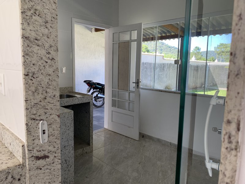  Casa à Venda no Bairro Cotia - Guapimirim/RJ Rua Santa Constança Guapimirim - 