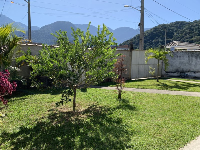  Casa à Venda no Bairro Cotia - Guapimirim/RJ Rua Santa Constança Guapimirim - 