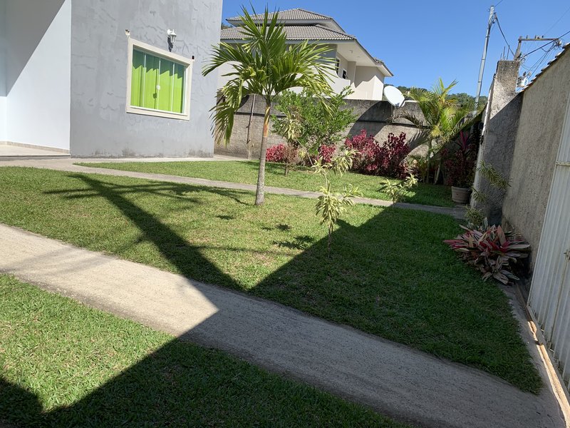  Casa à Venda no Bairro Cotia - Guapimirim/RJ Rua Santa Constança Guapimirim - 