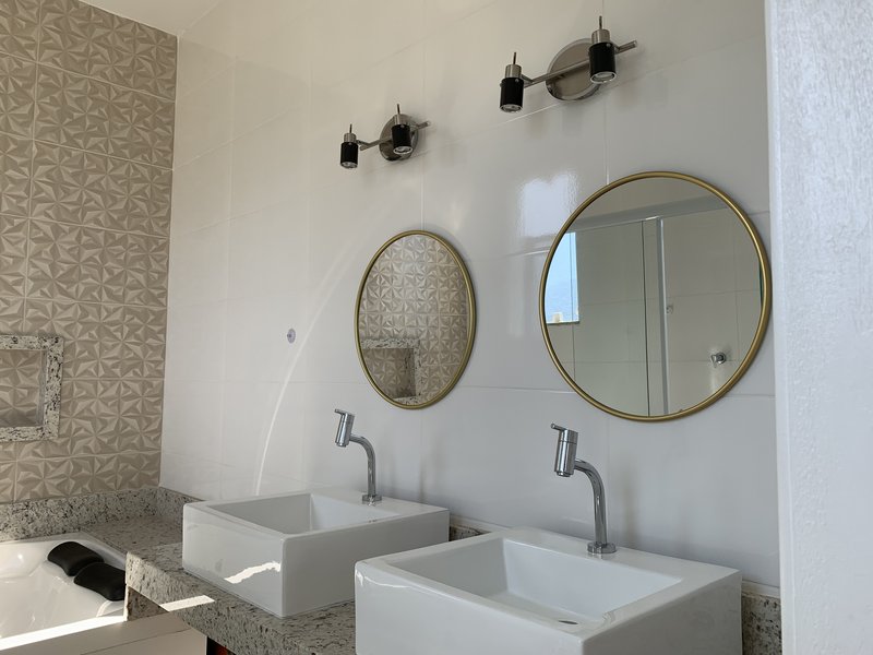 Casa à Venda no Bairro Cotia - Guapimirim/RJ Rua Santa Constança Guapimirim - 