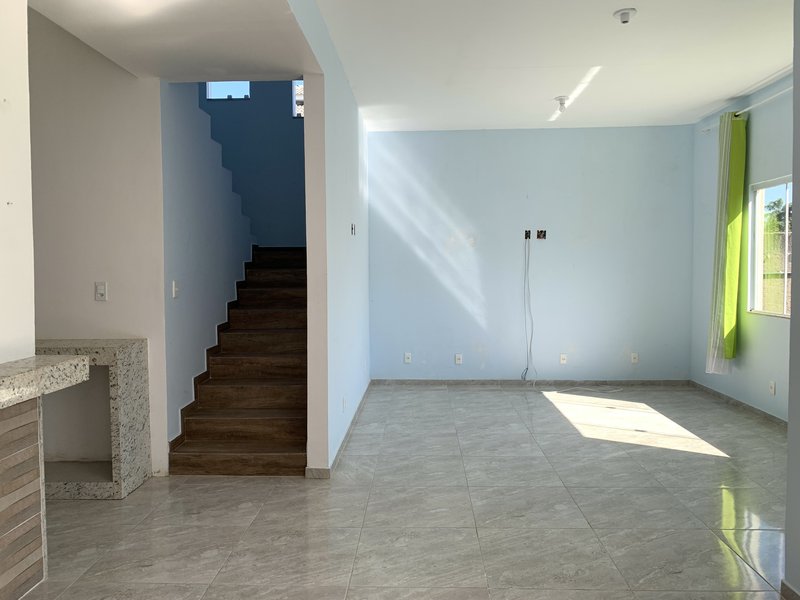  Casa à Venda no Bairro Cotia - Guapimirim/RJ Rua Santa Constança Guapimirim - 