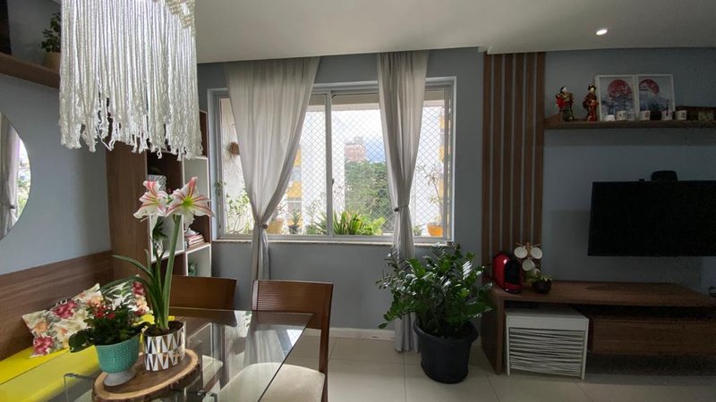 APARTAMENTO NASCENTE 2 QUARTOS DEPENDÊNCIA COMPLETA GARAGEM À VENDA NA BARRA! Rua Comendador Bernardo Catarino Salvador - 