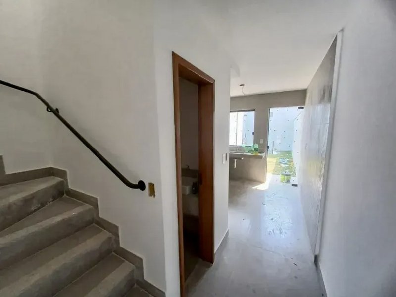 Casa a venda no Bairro Rio Branco - 2 quartos com suíte - Belo Horizonte - 