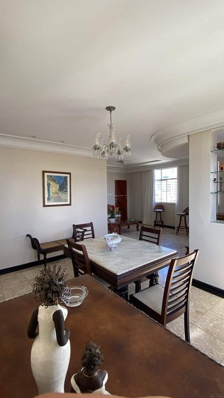 APARTAMENTO VISTA MAR 3 QUARTOS SUÍTE VARANDA 1 GARAGEM COBERTA À VENDA NA BARRA! Rua Marquês de Caravelas Salvador - 