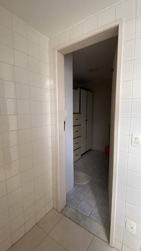 APARTAMENTO VISTA MAR 3 QUARTOS SUÍTE VARANDA 1 GARAGEM COBERTA À VENDA NA BARRA! Rua Marquês de Caravelas Salvador - 