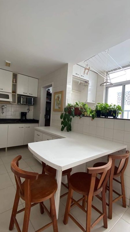 APARTAMENTO VISTA MAR 3 QUARTOS SUÍTE VARANDA 1 GARAGEM COBERTA À VENDA NA BARRA! Rua Marquês de Caravelas Salvador - 