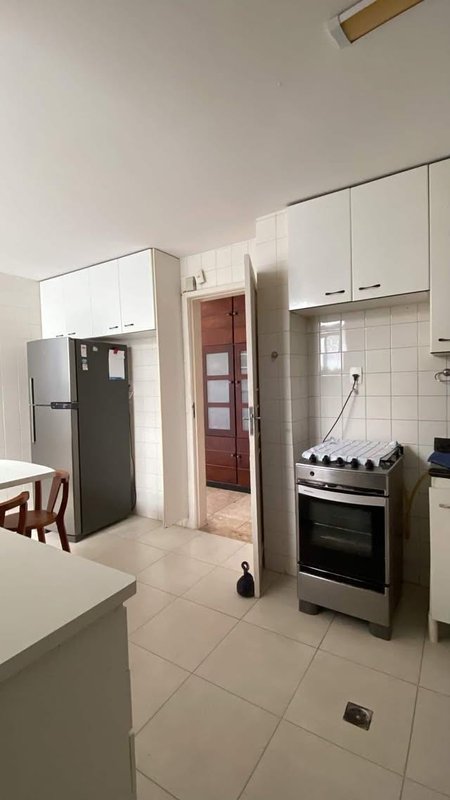APARTAMENTO VISTA MAR 3 QUARTOS SUÍTE VARANDA 1 GARAGEM COBERTA À VENDA NA BARRA! Rua Marquês de Caravelas Salvador - 