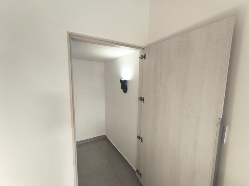 Sobrado com 3 Dormitórios e Quintal no Residencial Rubi - Mogi das Cruzes - 