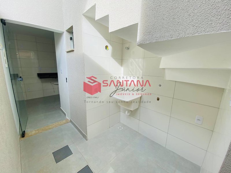 Casa em condomínio fechado 3/4 com 2 suítes Rua Jardim Ipanema Lauro de Freitas - 