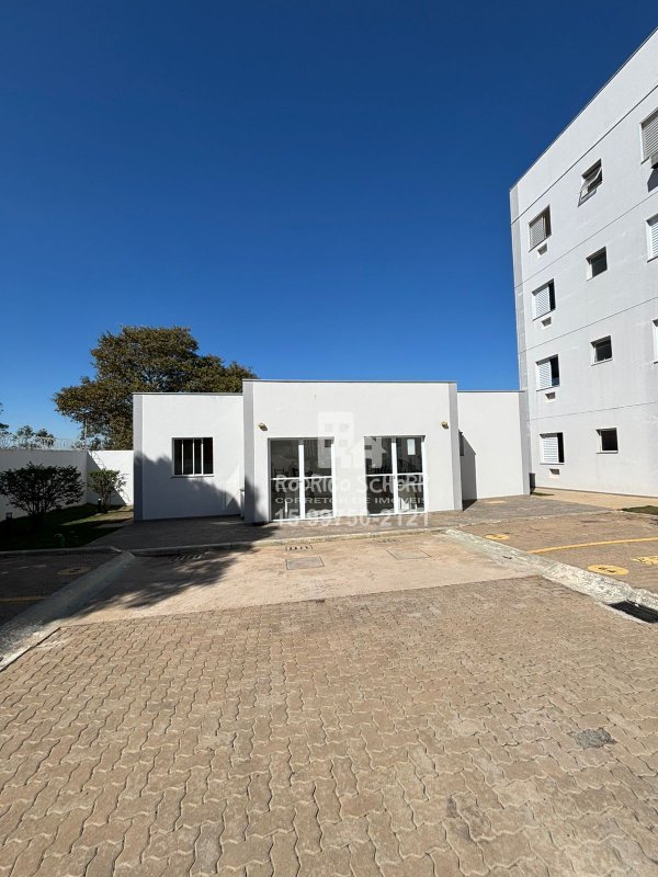 Apartamento novo no Condomínio Villagio das Flores Com 2 dormitórios e 1 banheiro!  Tatuí - 