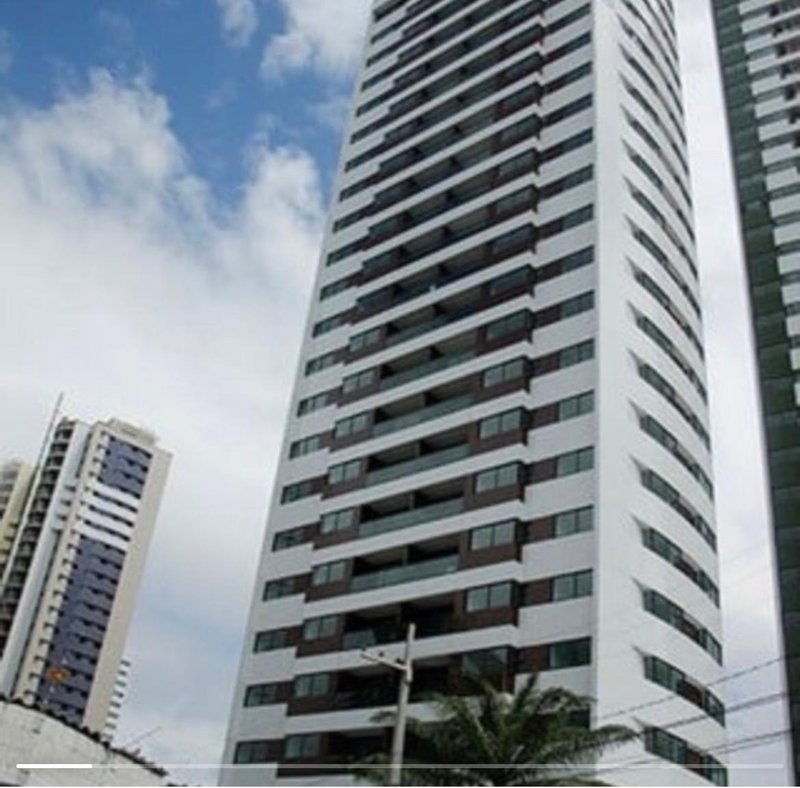 4 quartos (2 suítes). 136m². Varanda. Nascente. Andar alto. 2 vagas de garagem Rua Luiz de Faria Barbosa Recife - 