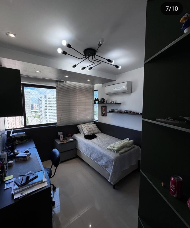 4 quartos (2 suítes). 136m². Varanda. Nascente. Andar alto. 2 vagas de garagem Rua Luiz de Faria Barbosa Recife - 