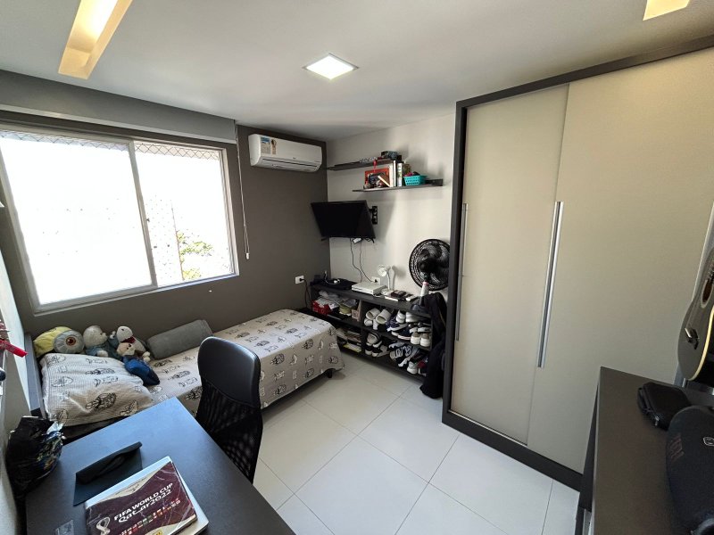 3 quartos (01 suíte). 98m². Varanda. Nascente. 1 vaga de garagem Rua Jonathas de Vasconcelos Recife - 