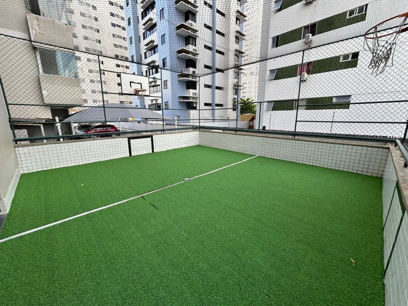 3 quartos (01 suíte). 98m². Varanda. Nascente. 1 vaga de garagem Rua Jonathas de Vasconcelos Recife - 