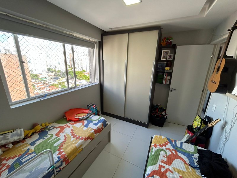 3 quartos (01 suíte). 98m². Varanda. Nascente. 1 vaga de garagem Rua Jonathas de Vasconcelos Recife - 