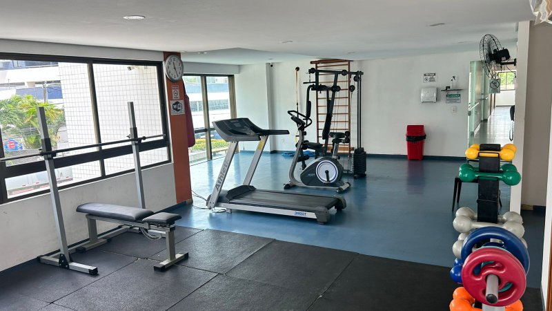29m². 1 quarto. Andar intermediário. 1 vaga de garagem rotativa Rua Izabel Magalhães Recife - 