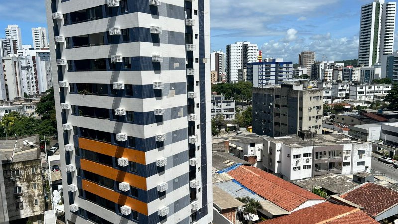 29m². 1 quarto. Andar intermediário. 1 vaga de garagem rotativa Rua Izabel Magalhães Recife - 