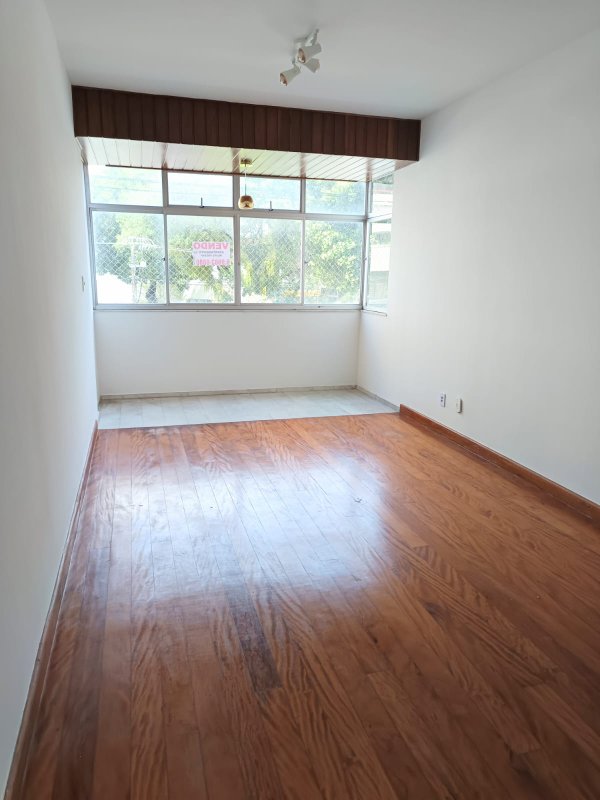 APARTAMENTO 3 QUARTOS SUÍTE VARANDA NASCENTE GARAGEM ELEVADOR À VENDA NA GRAÇA! Largo da Graça Salvador - 