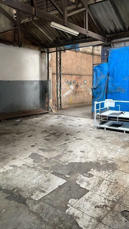 Imóvel Comercial no Cambuci com 1630m² Rua Alexandre Levi São Paulo - 