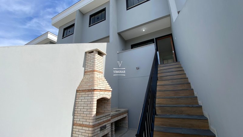 Sobrado 2 dormitórios + 2 vagas de garagem - Itaquaquecetuba - 