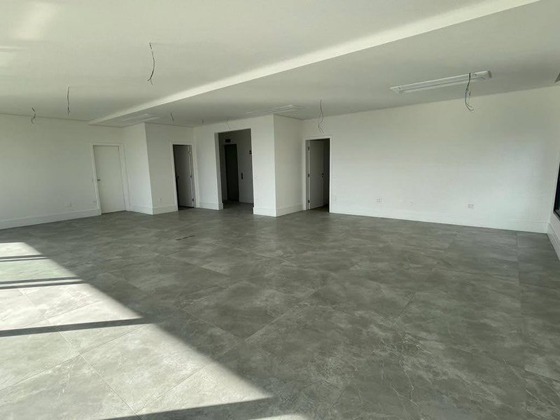 Apartamento amplo com 3 suítes Avenida Cauaxi Barueri - 