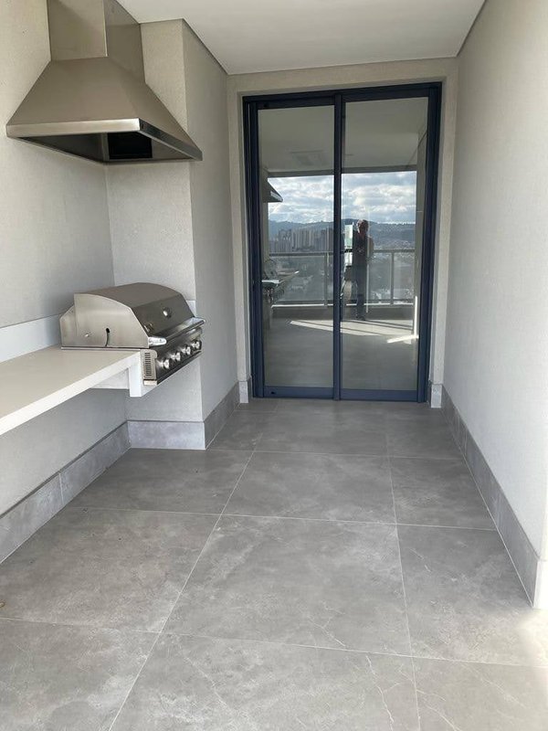 Apartamento amplo com 3 suítes Avenida Cauaxi Barueri - 