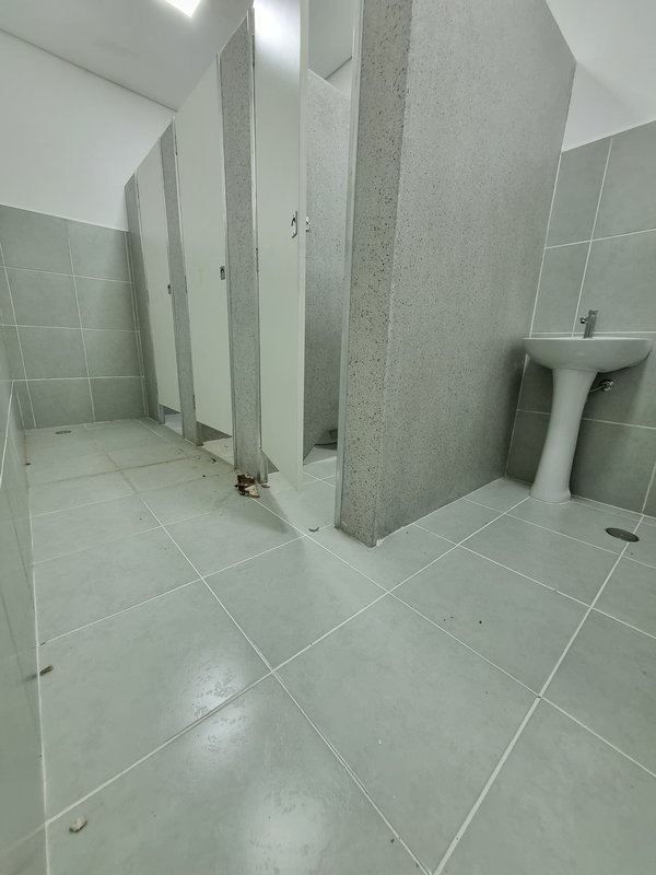 ALUGA-SE GALPÃO - 2 PISOS - 4.500M2 - 10 MINUTOS DA ESTAÇÃO DO TREM - TOLTALMENTE NOVO!! Rua Antônio Fidélis São Paulo - 