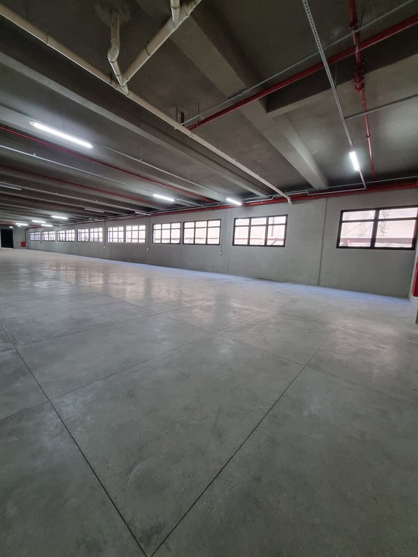 ALUGA-SE GALPÃO - 2 PISOS - 4.500M2 - 10 MINUTOS DA ESTAÇÃO DO TREM - TOLTALMENTE NOVO!! Rua Antônio Fidélis São Paulo - 