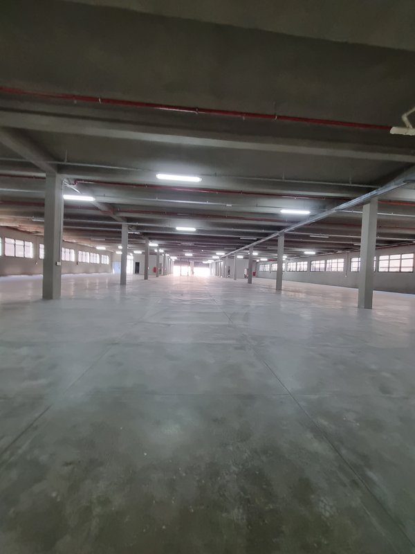 ALUGA-SE GALPÃO - 2 PISOS - 4.500M2 - 10 MINUTOS DA ESTAÇÃO DO TREM - TOLTALMENTE NOVO!! Rua Antônio Fidélis São Paulo - 
