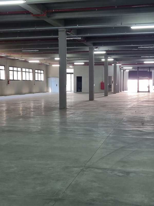 ALUGA-SE GALPÃO - 2 PISOS - 4.500M2 - 10 MINUTOS DA ESTAÇÃO DO TREM - TOLTALMENTE NOVO!! Rua Antônio Fidélis São Paulo - 