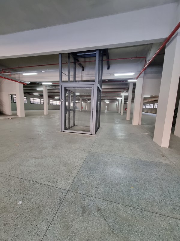 ALUGA-SE GALPÃO - 2 PISOS - 4.500M2 - 10 MINUTOS DA ESTAÇÃO DO TREM - TOLTALMENTE NOVO!! Rua Antônio Fidélis São Paulo - 