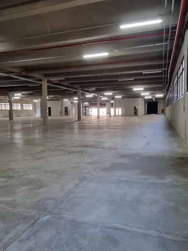 ALUGA-SE GALPÃO - 2 PISOS - 4.500M2 - 10 MINUTOS DA ESTAÇÃO DO TREM - TOLTALMENTE NOVO!! Rua Antônio Fidélis São Paulo - 