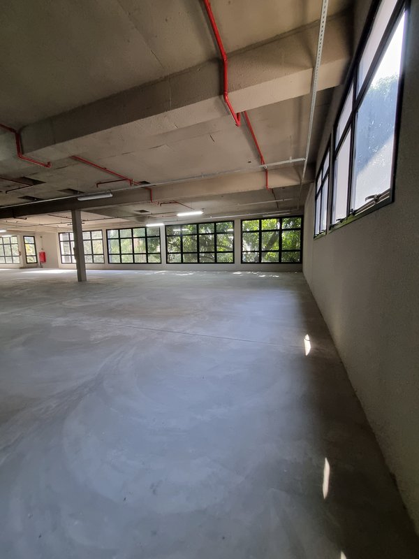 ALUGA-SE GALPÃO - 2 PISOS - 4.500M2 - 10 MINUTOS DA ESTAÇÃO DO TREM - TOLTALMENTE NOVO!! Rua Antônio Fidélis São Paulo - 
