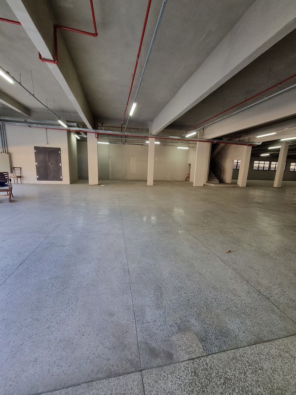 ALUGA-SE GALPÃO - 2 PISOS - 4.500M2 - 10 MINUTOS DA ESTAÇÃO DO TREM - TOLTALMENTE NOVO!! Rua Antônio Fidélis São Paulo - 