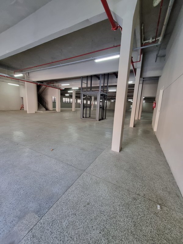 ALUGA-SE GALPÃO - 2 PISOS - 4.500M2 - 10 MINUTOS DA ESTAÇÃO DO TREM - TOLTALMENTE NOVO!! Rua Antônio Fidélis São Paulo - 