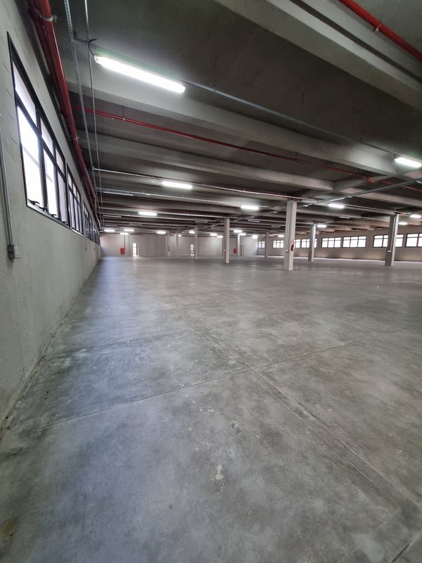 ALUGA-SE GALPÃO - 2 PISOS - 4.500M2 - 10 MINUTOS DA ESTAÇÃO DO TREM - TOLTALMENTE NOVO!! Rua Antônio Fidélis São Paulo - 