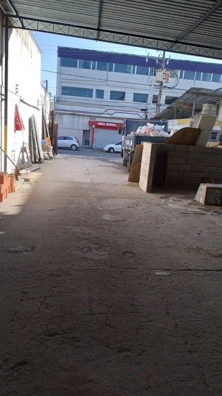 Imóvel Comercial na Vila Moraes com 450m² Rua Batuíra São Paulo - 