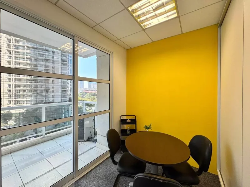 VENDE-SE CONJUNTO COMERCIAL 67M2 - 2 VAGAS - PRONTO PARA SUA EMPRESA!! Avenida Doutor Chucri Zaidan São Paulo - 