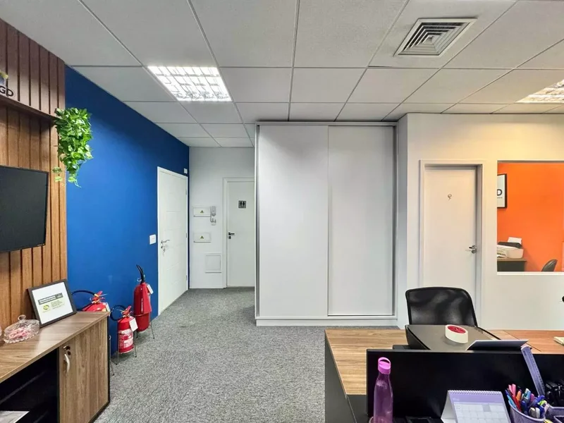 VENDE-SE CONJUNTO COMERCIAL 67M2 - 2 VAGAS - PRONTO PARA SUA EMPRESA!! Avenida Doutor Chucri Zaidan São Paulo - 