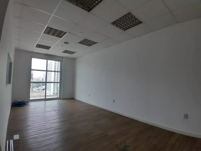 ALUGA-SE CONJUNTO COMERCIAL 72M2 - 3 VAGAS - PRONTO PARA SUA EMPRESA!! Avenida Doutor Chucri Zaidan São Paulo - 