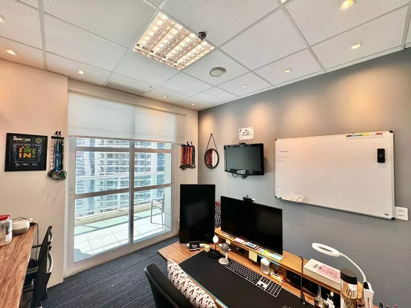 ALUGA-SE CONJUNTO COMERCIAL 134M2 - 4 VAGAS - PRONTO PARA SUA EMPRESA!! Avenida Doutor Chucri Zaidan São Paulo - 
