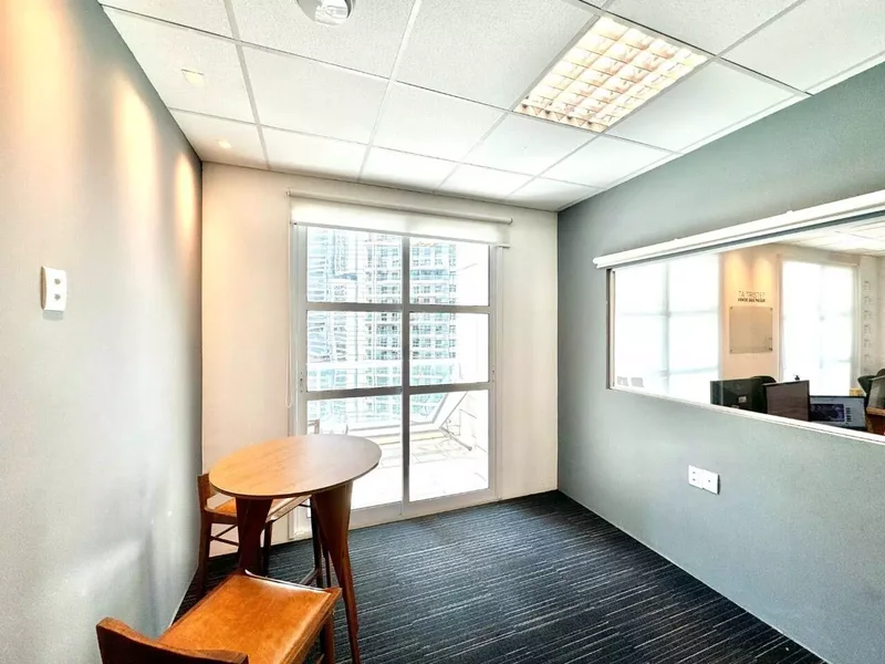 ALUGA-SE CONJUNTO COMERCIAL 134M2 - 4 VAGAS - PRONTO PARA SUA EMPRESA!! Avenida Doutor Chucri Zaidan São Paulo - 